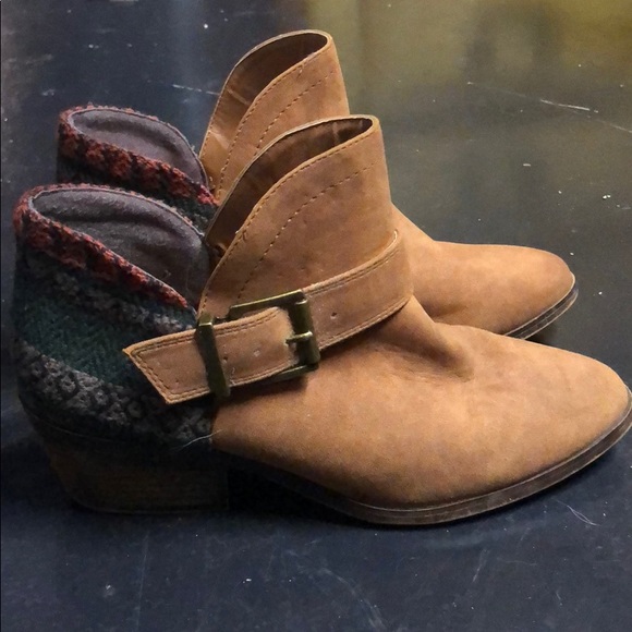 Booties! - Picture 2 of 5